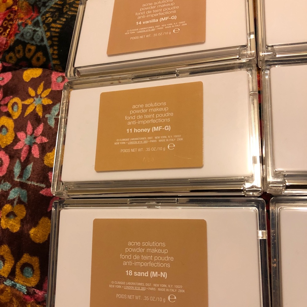 Clinique Acne Solutions Powder Makeup - Picture 4 of 7